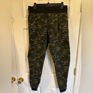 BYLT Basics Men’s Camo Joggers Large
